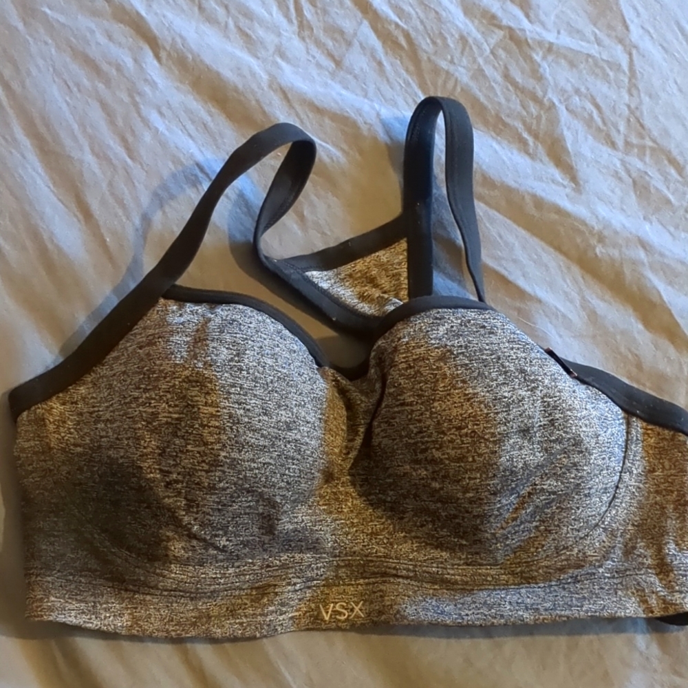 32DD Victoria Secret Sports Bra- Strong support!